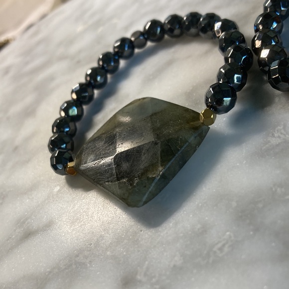 Labradorite & grey hematite bracelet - Picture 6 of 6